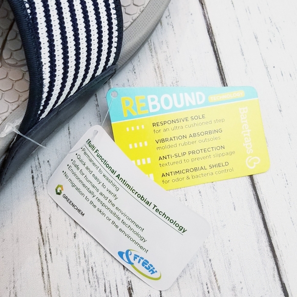 Baretraps "Dasie" Wedge Thong Sandals - Picture 5 of 6